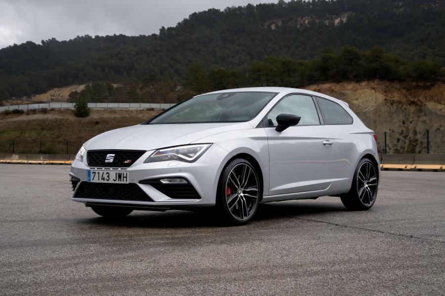  Seat Leon SC Cupra 300 2017 года  (WW) (фото 16 из 28)